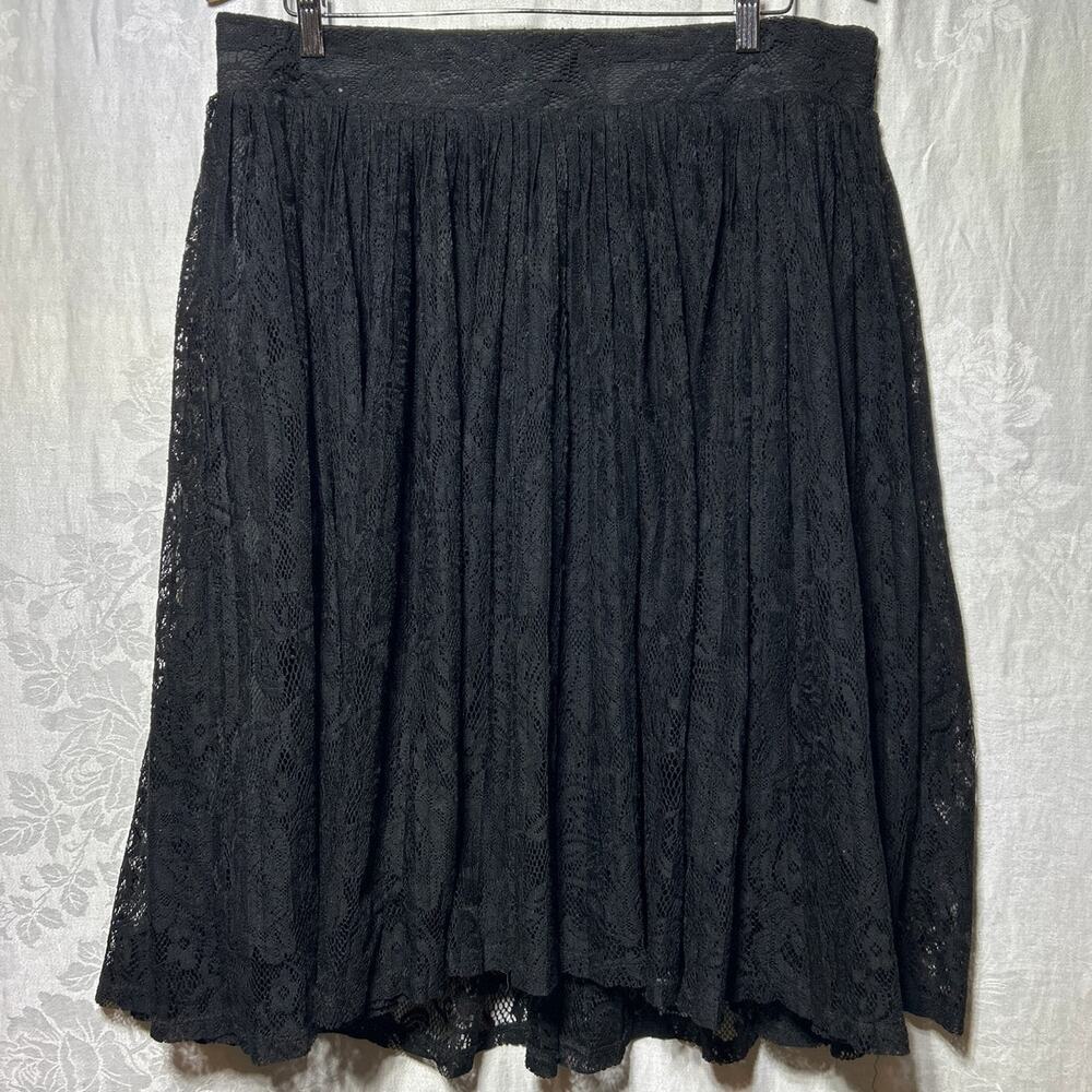 Torrid Skirt 1 1X Black Lace Lined Elastic Waist Knee Length Goth Pleated High